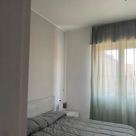 Shining House In * Milánó