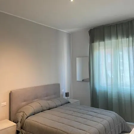 Shining House In Milánó