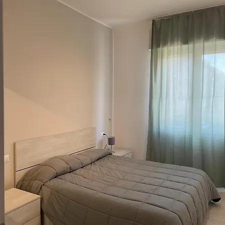 Shining House In Apartman Milánó